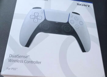 PS5 DualSense controllers are beginning to show up in the wild