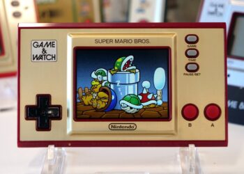 Hardware Review: Game & Watch: Super Mario Bros. – A Gorgeous Object That Leaves You Wanting More