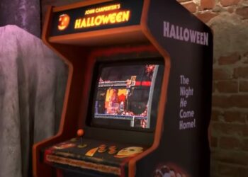 A Halloween game with pixel art visuals and side-scrolling gameplay, developed with the collaboration of the Shantae creators, has been unveiled
